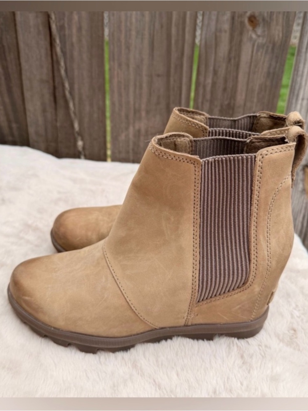 Sorel Joan Of Arctic Wedge Chelsea Boots Tan Size 8.5 - Picture 4 of 9